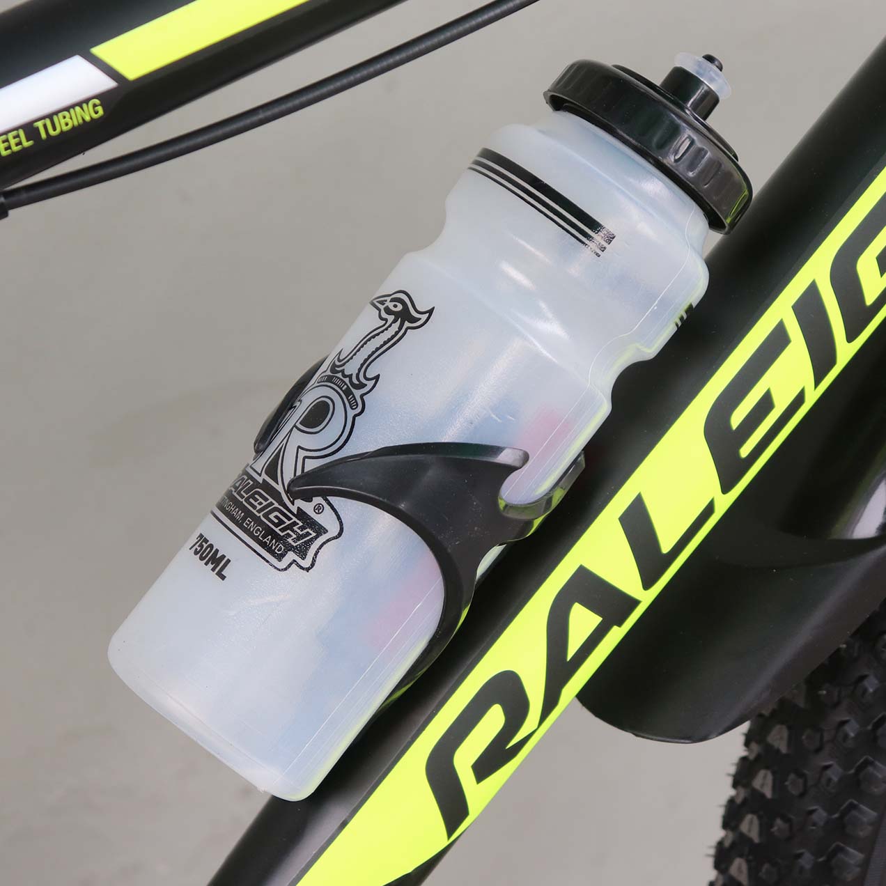 Cycling Water Bottles and the Plastic-Avoidant